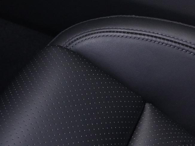 PORSCHE Taycan Photo 36