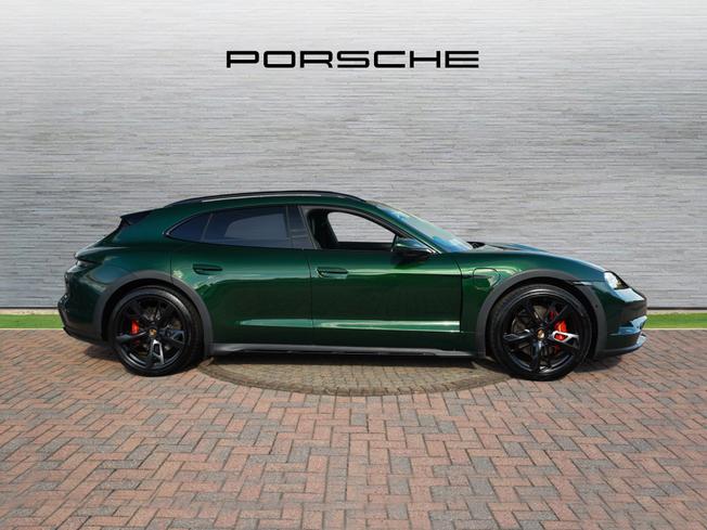 PORSCHE Taycan Photo 4