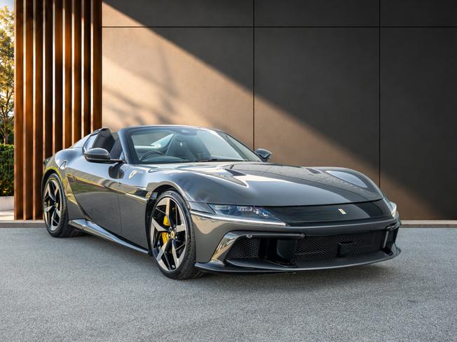 FERRARI 12 Cilindri Photo 1