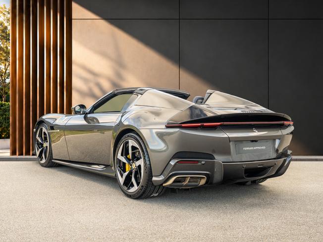 FERRARI 12 Cilindri Photo 10