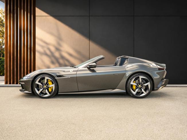 FERRARI 12 Cilindri Photo 6