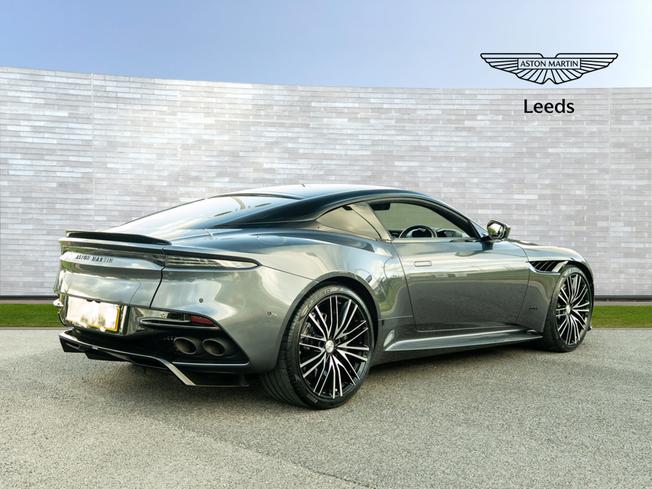 ASTON MARTIN DBS Photo 27