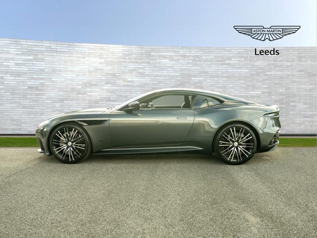 ASTON MARTIN DBS Photo 28