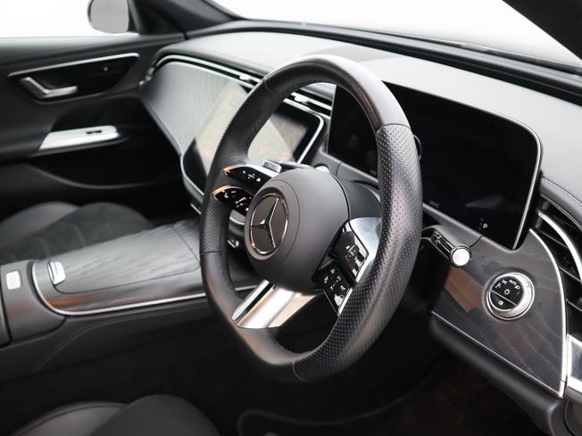 MERCEDES-BENZ E Class Photo 10