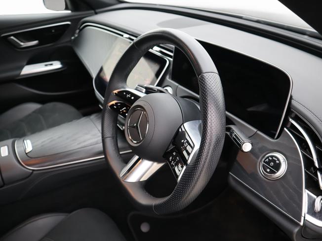 MERCEDES-BENZ E Class Photo 12