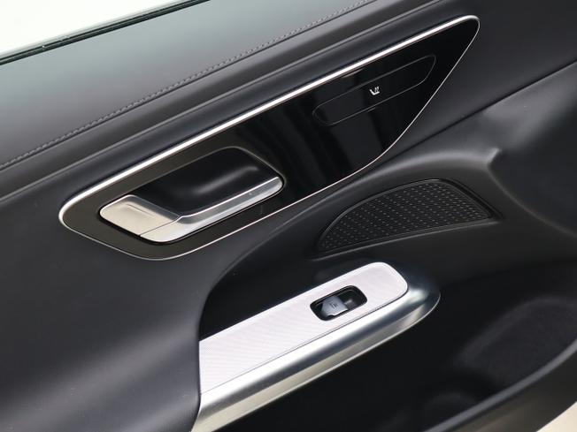 MERCEDES-BENZ E Class Photo 20