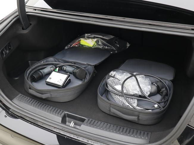 MERCEDES-BENZ E Class Photo 24