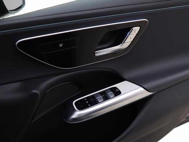 MERCEDES-BENZ E Class Photo 33