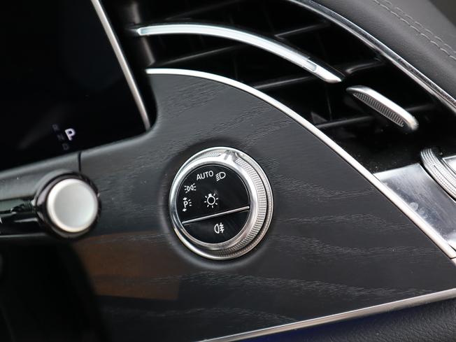 MERCEDES-BENZ E Class Photo 34