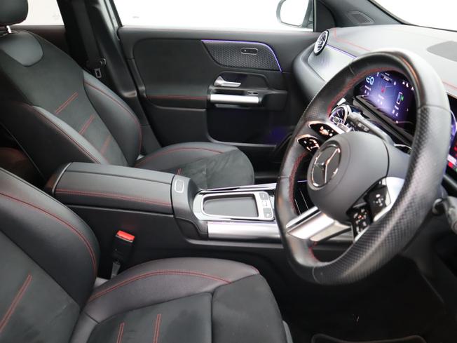 MERCEDES-BENZ Eqa Photo 12