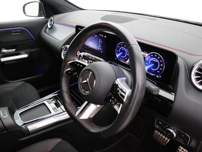 MERCEDES-BENZ Eqa Photo 13