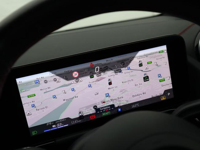 MERCEDES-BENZ Eqa Photo 4