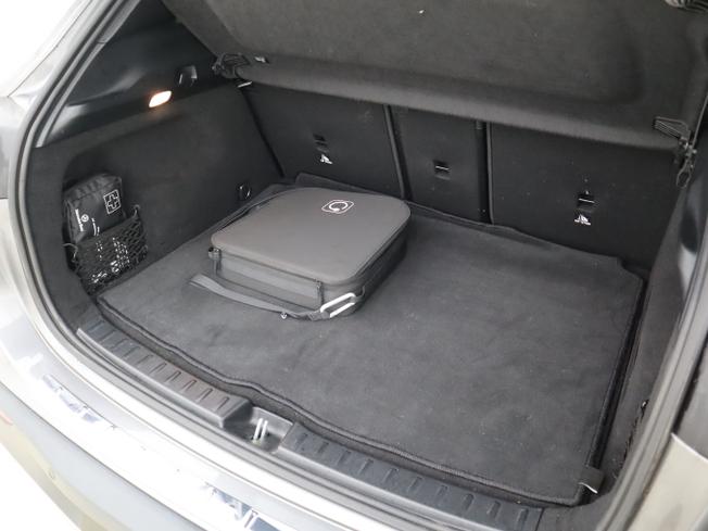 MERCEDES-BENZ Eqa Photo 9
