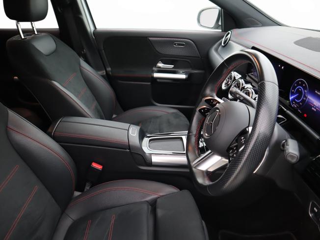 MERCEDES-BENZ Eqa Photo 14