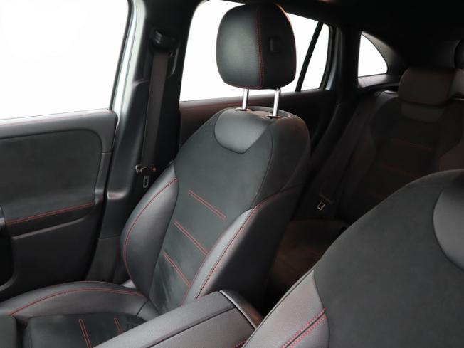 MERCEDES-BENZ Eqa Photo 17