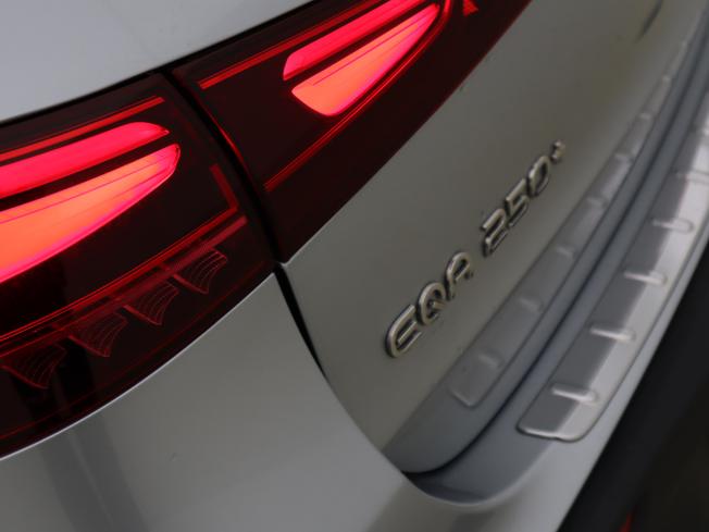 MERCEDES-BENZ Eqa Photo 23