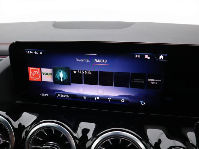 MERCEDES-BENZ Eqa Photo 29