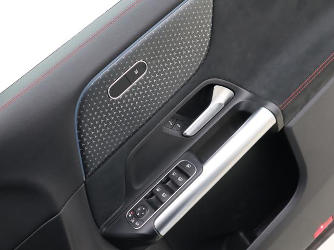 MERCEDES-BENZ Eqa Photo 39