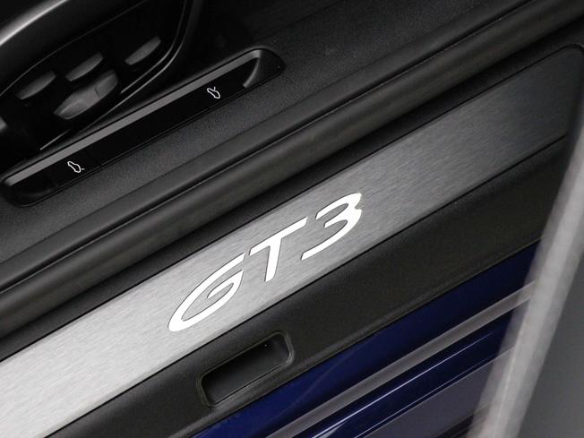 PORSCHE 911 Photo 32
