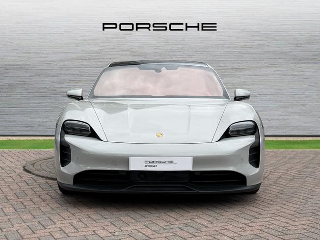 PORSCHE Taycan Photo 6