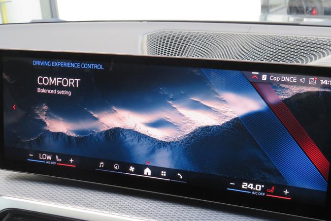 BMW I4 Photo 24