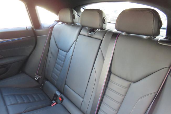BMW I4 Photo 32