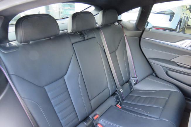 BMW I4 Photo 36