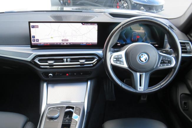 BMW I4 Photo 38