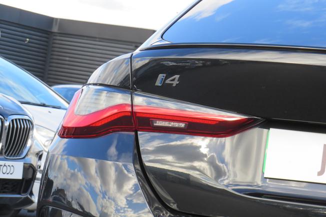 BMW I4 Photo 43