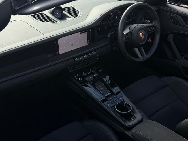 PORSCHE 911 Photo 10