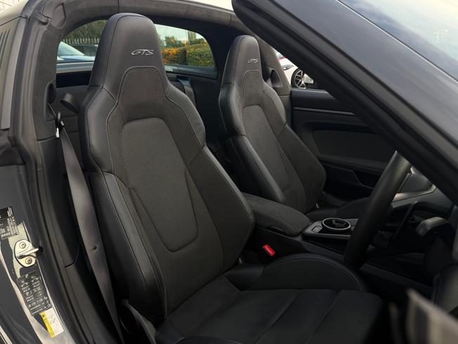 PORSCHE 911 Photo 13