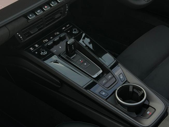 PORSCHE 911 Photo 16
