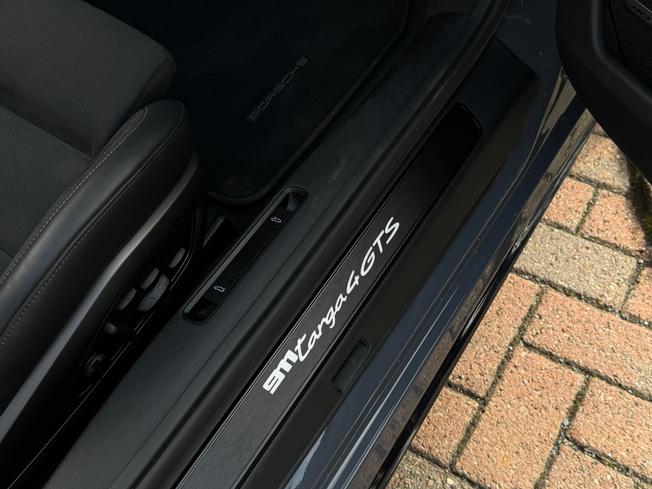 PORSCHE 911 Photo 28