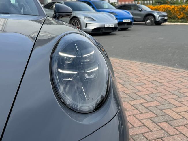 PORSCHE 911 Photo 37