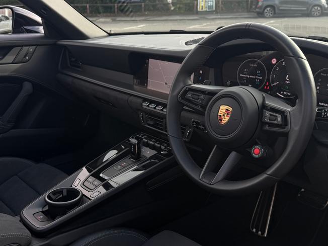 PORSCHE 911 Photo 9