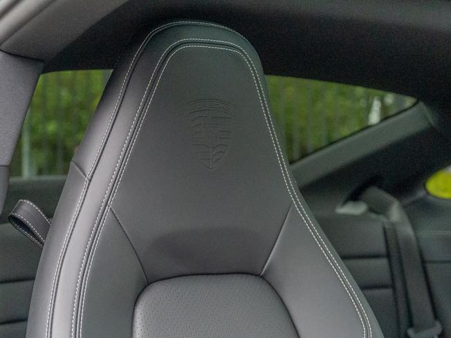 PORSCHE 911 Photo 13