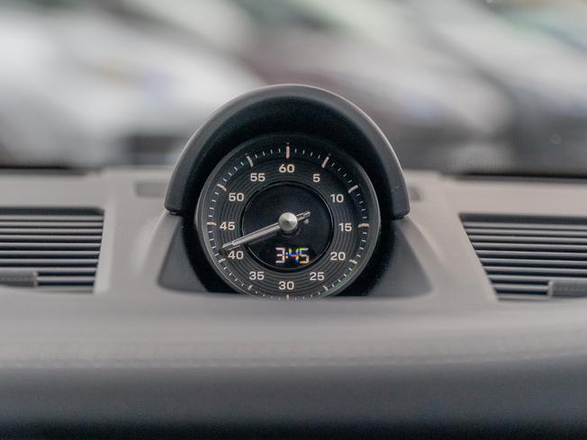 PORSCHE 911 Photo 15