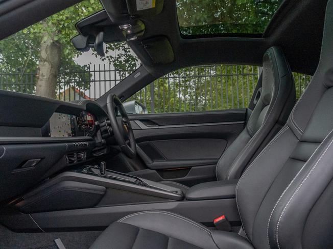 PORSCHE 911 Photo 3