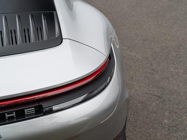 PORSCHE 911 Photo 40
