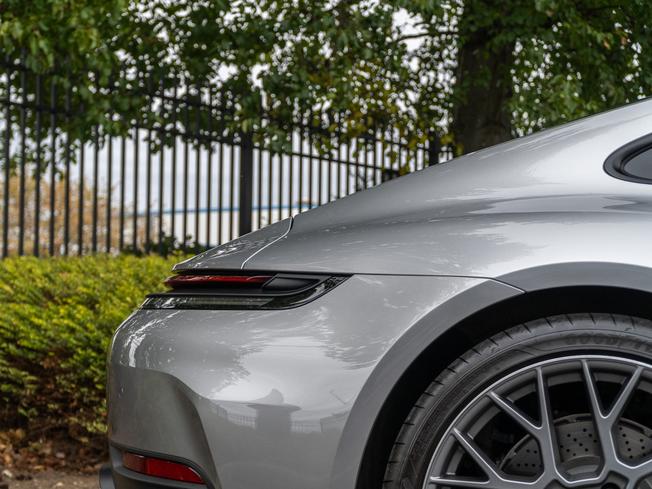 PORSCHE 911 Photo 43
