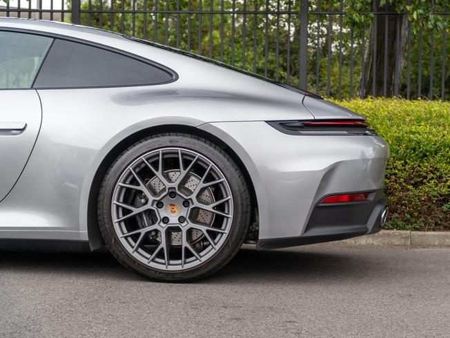 PORSCHE 911 Photo 44