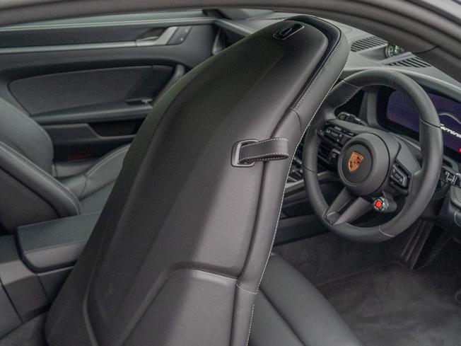 PORSCHE 911 Photo 9