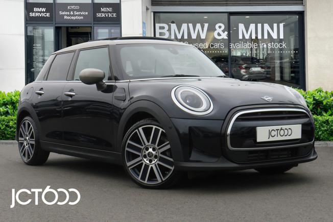 MINI Hatch Photo 1
