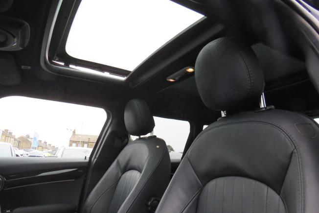 MINI Hatch Photo 15