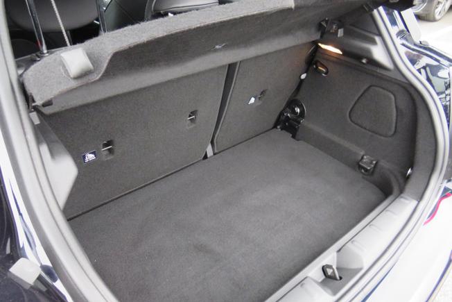 MINI Hatch Photo 19