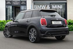 MINI Hatch Photo 2