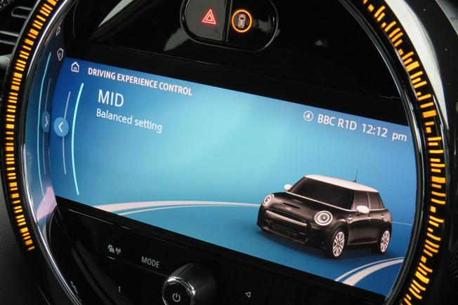 MINI Hatch Photo 38