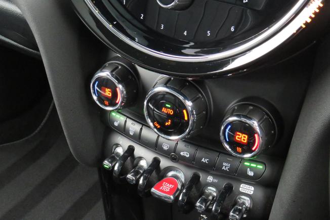 MINI Hatch Photo 40