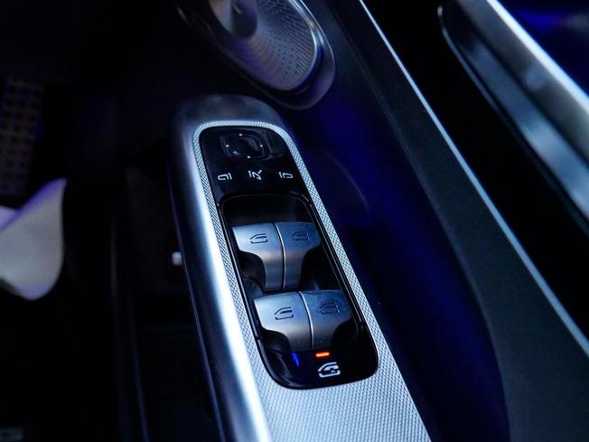 MERCEDES-BENZ Glc Photo 16