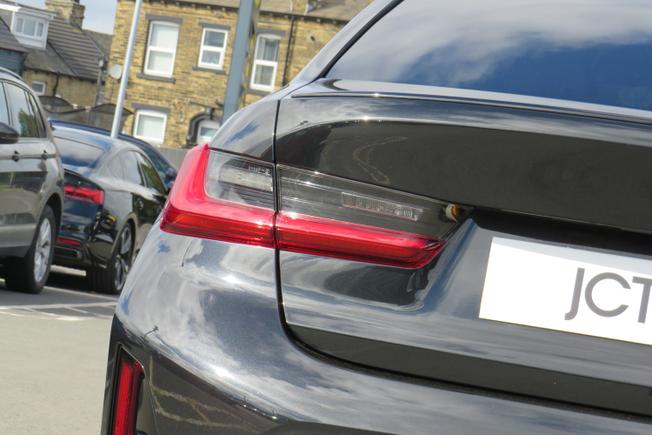 BMW 3 Series Photo 13